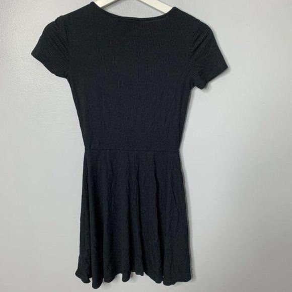 Forever 21 Ribbed Short‎ Sleeve Dress - Picture 3 of 3